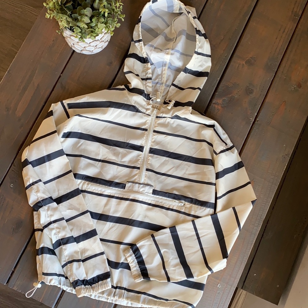 Thread Supply Women’s Striped Wind Jacket